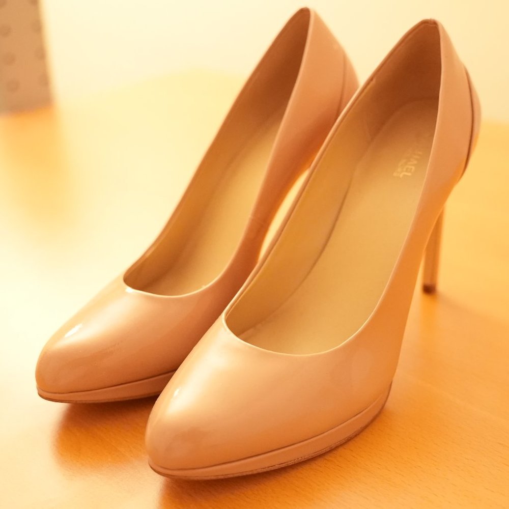 MICHAEL MICHAEL KORS YASMIN PLATFORM PUMP(New)